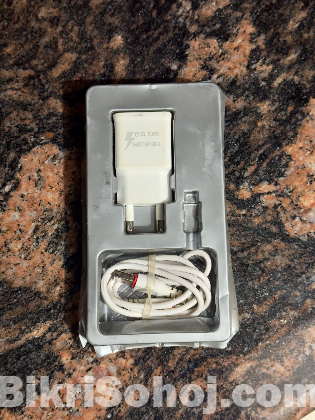 Excel Super Fast Travel Charger – 21W Power up anywherel